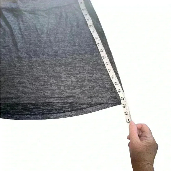 Medium Mondetta yoga band  micro stripe stretch skirt grey/ black.Slight Hi/ lo - Picture 9 of 9